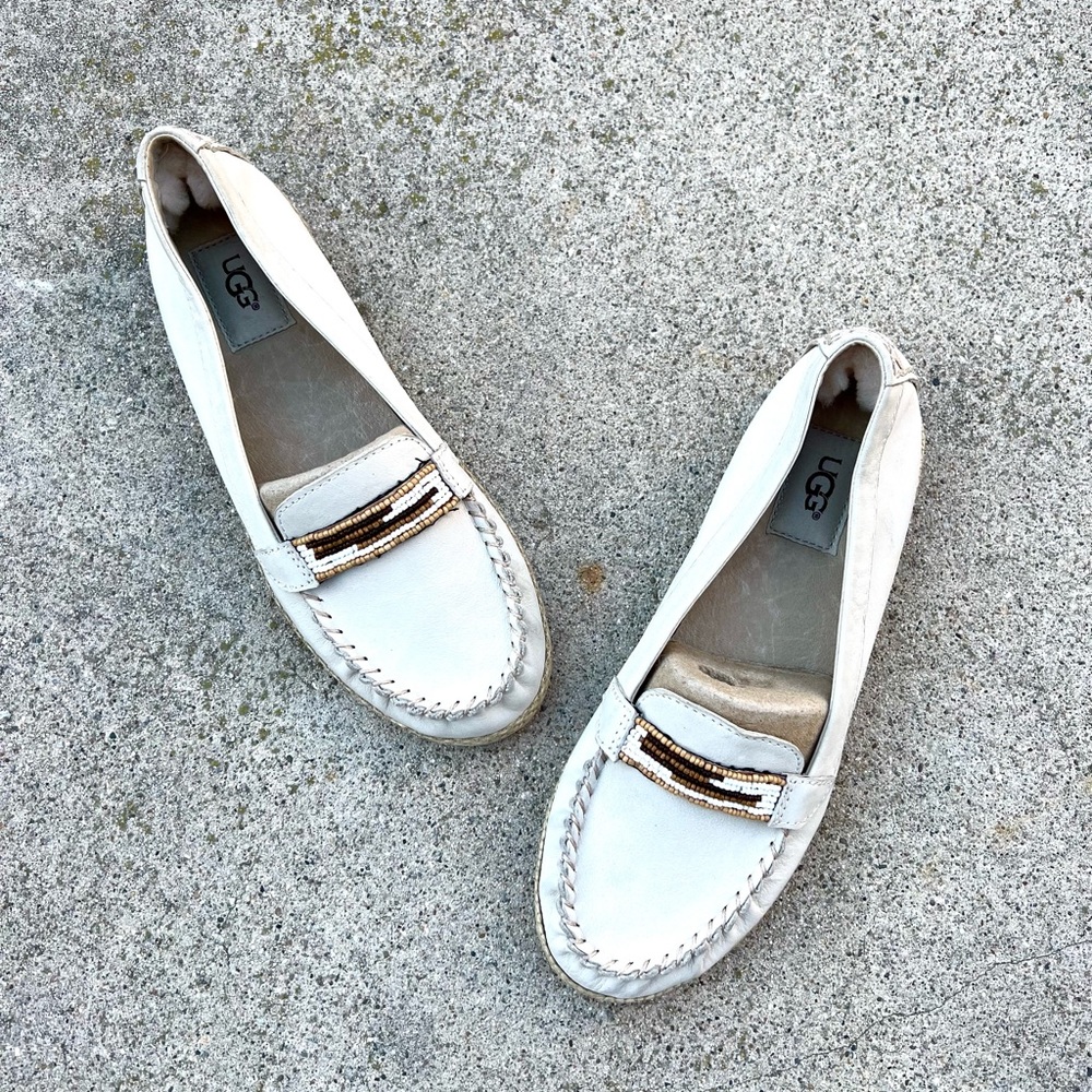 UGG Beige Beaded Moccasins Leather Sheepskin Shoes 7 🐑